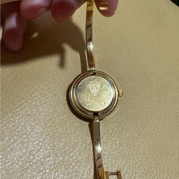 Gucci Interchangeable Bezel Watch - Picture 7 of 8